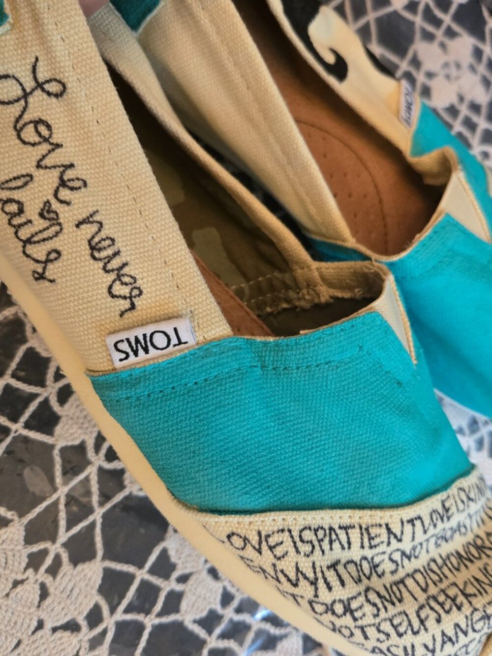 Toms love never fails size 8 shoes